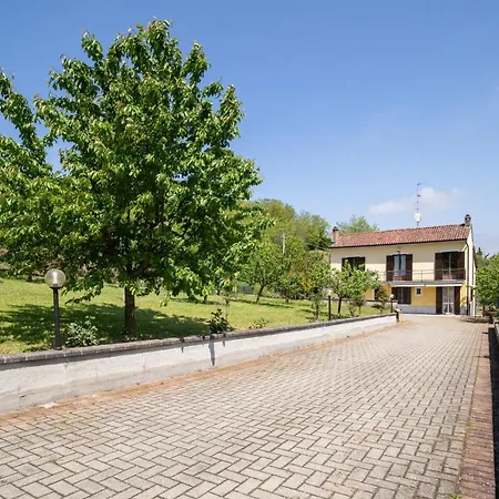 Villa Ciraldo In Monferrato With Garden